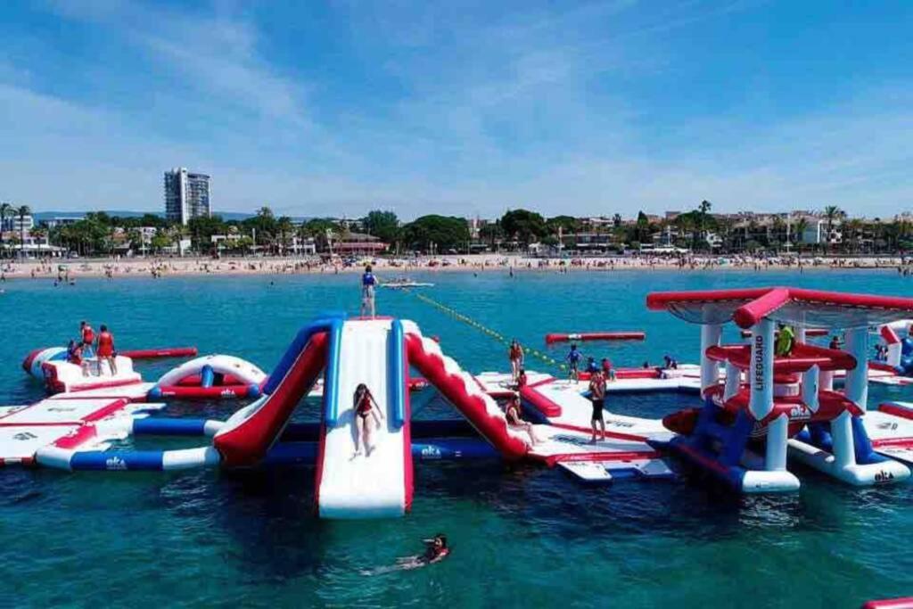 Apartamento frente al mar con piscina Malgrat de Mar Esterno foto